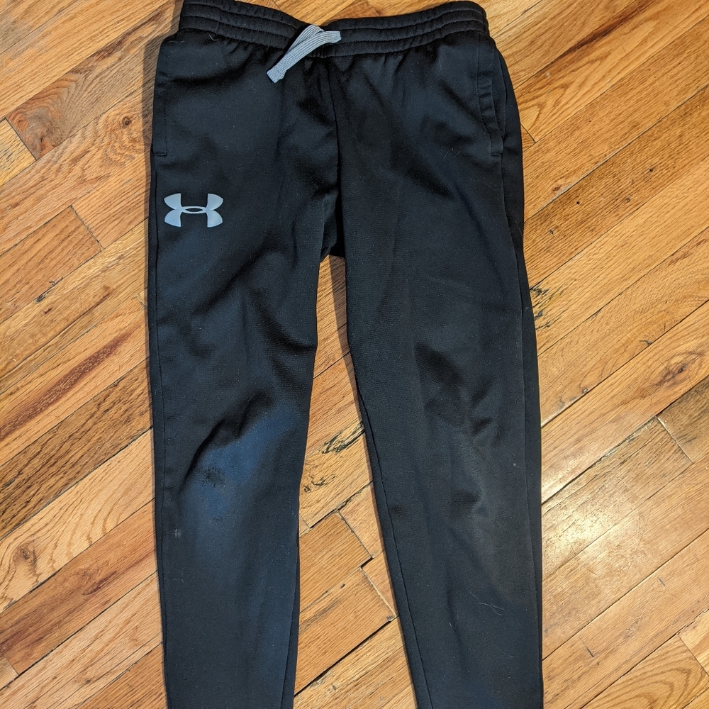 Youth Medium Under Armour Fleece Pants